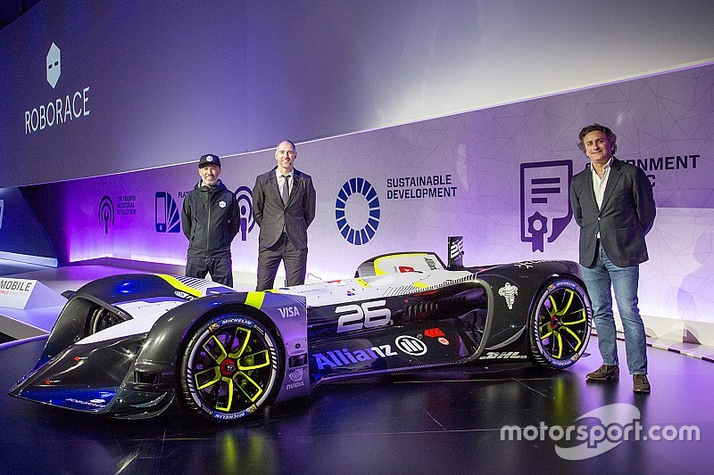 RoboRace enthüllt ersten fahrerlosen Rennwagen der Welt