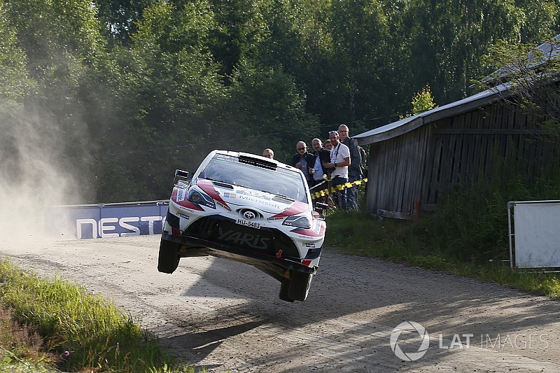 Finlandiya WRC: Lappi'nin liderliği sürüyor, ikincilik savaşı kızışıyor