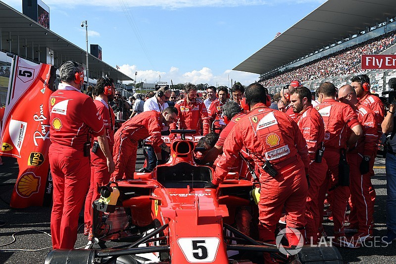 Nem biztos ám, hogy csak a műszaki hibák miatt gyengélkedik a Ferrari...