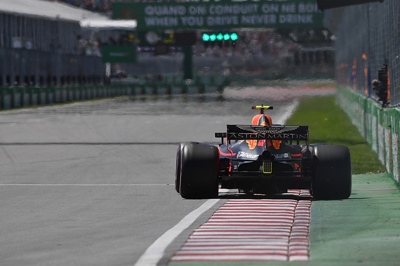 A Red Bullnak kevesebbet hoz a Renault erőforrás, mint a gyári csapatnak