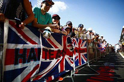 Egy fantasztikus nap a Forma-1-ben: képgaléria csütörtökről - Silverstone