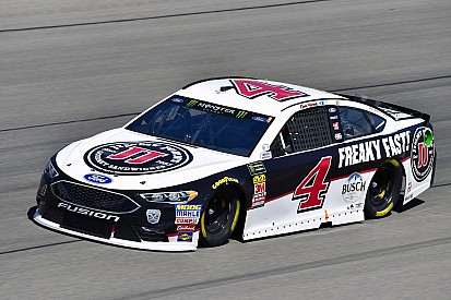 Kevin Harvick vince a Phoenix la terza gara consecutiva del 2018