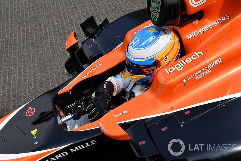 Alonso továbbra is azt gondolja, hogy a Honda miatt állt ki