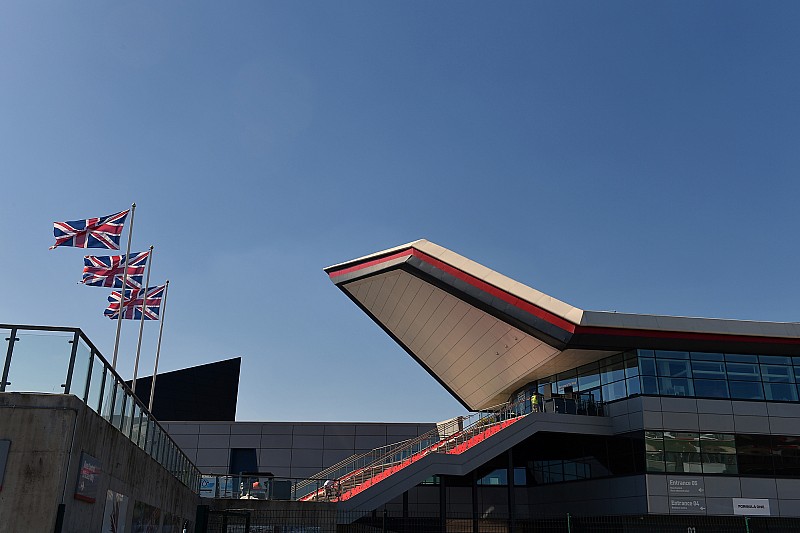 Silverstone-ban csak az edzések végén lehet rajtgyakorlatokat végrehajtani