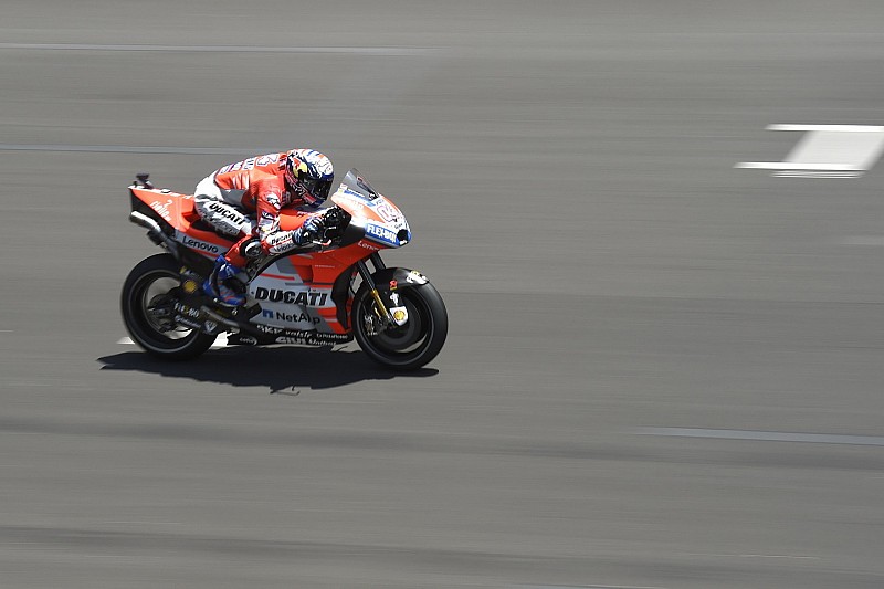 MotoGP Barcelona: Isınma turlarında Dovizioso lider