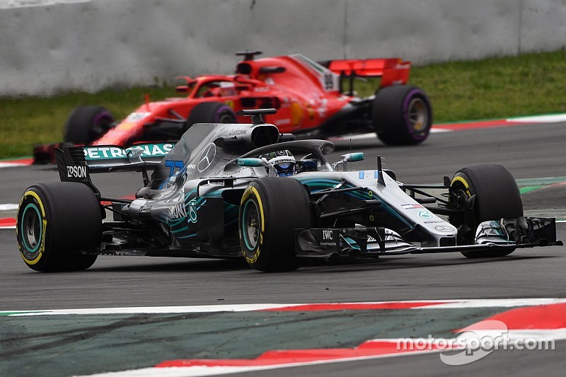 Barcelona-Test: Mercedes schlägt Ferrari - trotz härterer Reifen