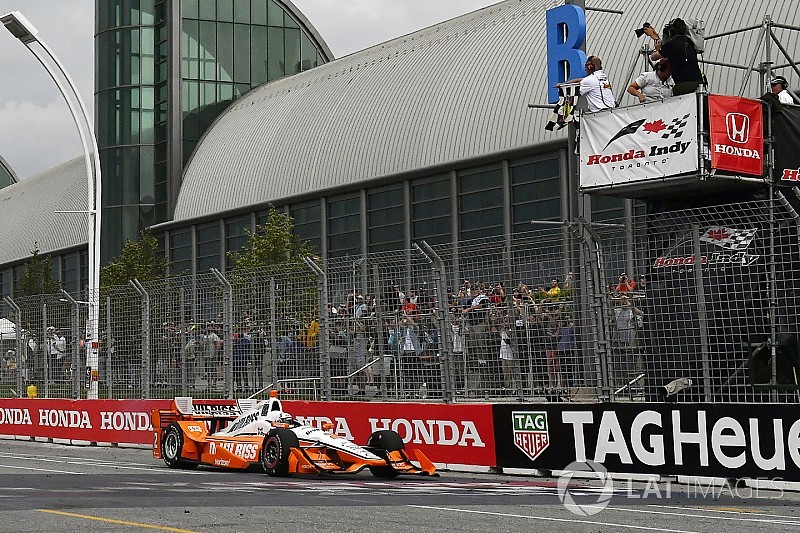 Newgarden supera Rossi y vence en Toronto; Gutiérrez termina en 14
