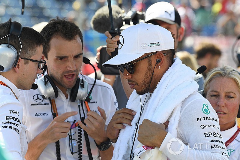 Hamilton: Vettel nem akar a csapattársam lenni