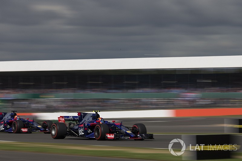 Sainz: Oldukça zorlu bir cumaydı