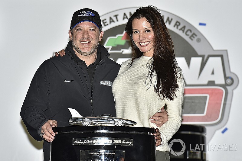 Tony Stewart waves the green flag on wedding plans