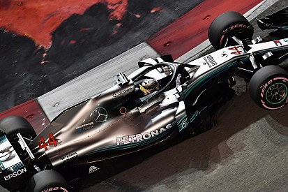 Hamilton arra számít, hogy a Red Bull és a Ferrari is harcban lesz a győzelemért