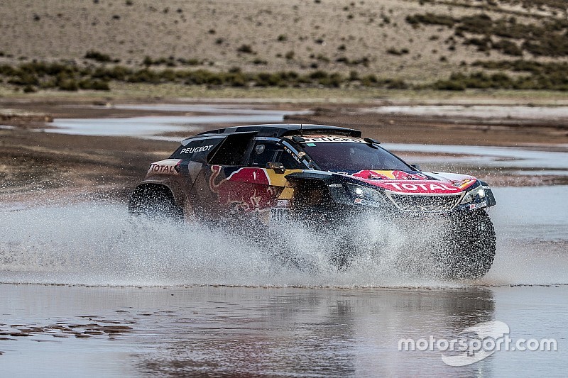 VIDEO: La etapa 8 del Rally Dakar para autos y motos