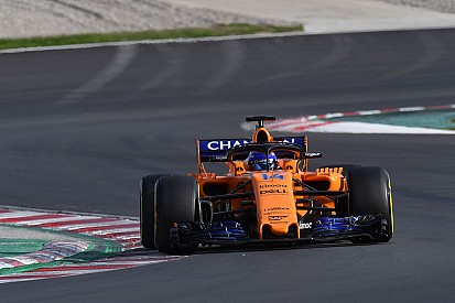 Alonso é um piloto “diferente” em 2018, diz McLaren