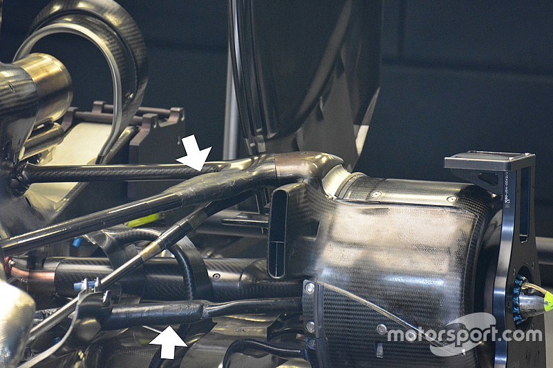 Mercedes: ecco i bracci della sospensione posteriore rinforzati