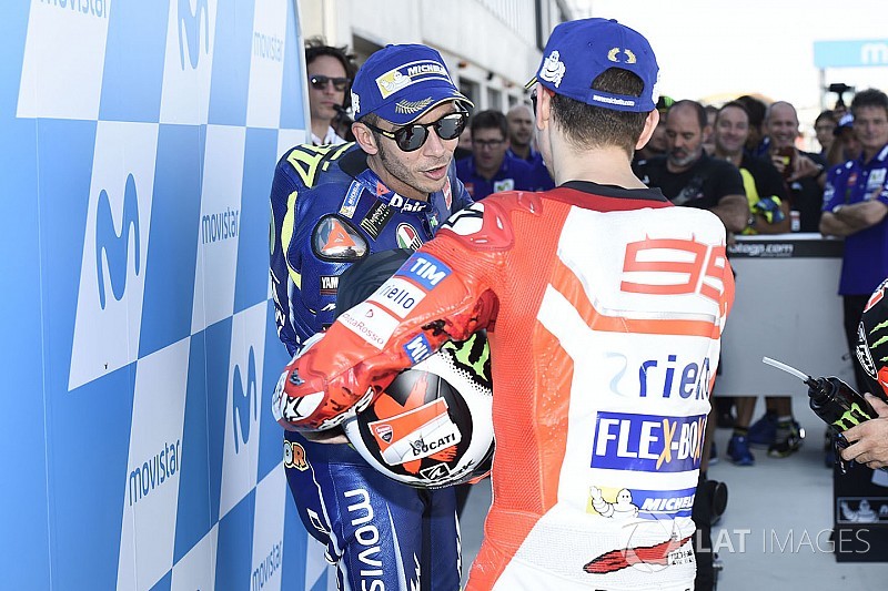 Rossi comenta situação difícil de Lorenzo: “passei por isso”