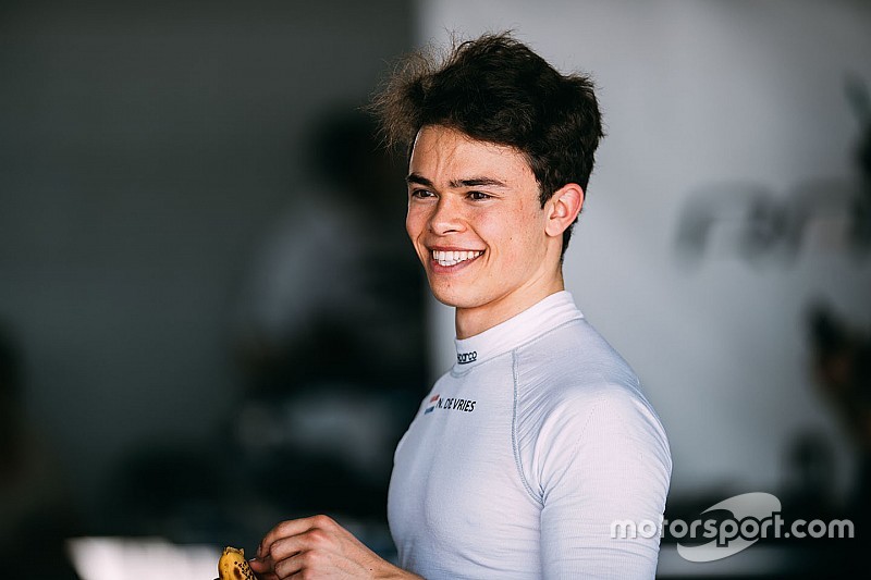 Nyck de Vries neemt deel aan rookietest Formule E