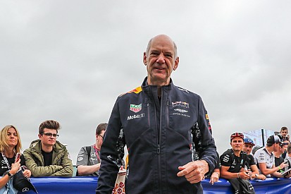 Newey revela que rejeitou três propostas da Ferrari