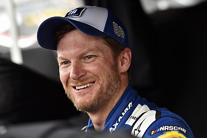 Dale Earnhardt Jr. 2017 sonunda NASCAR'ı bırakacağını açıkladı