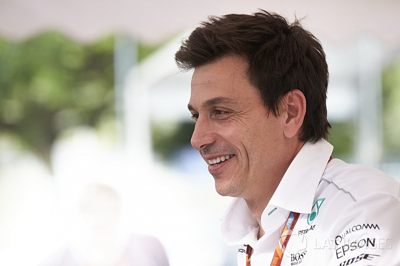 Wolff: “Nooit met Verstappen gesproken over een contract”