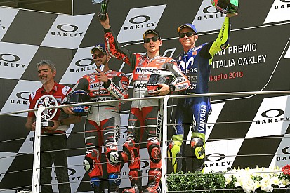 Valentino: "Con la Honda Lorenzo sarà un avversario difficile per tutti"