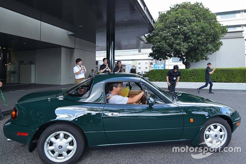 Mazda відреставрувала старий MX-5 Miata для свого клієнта