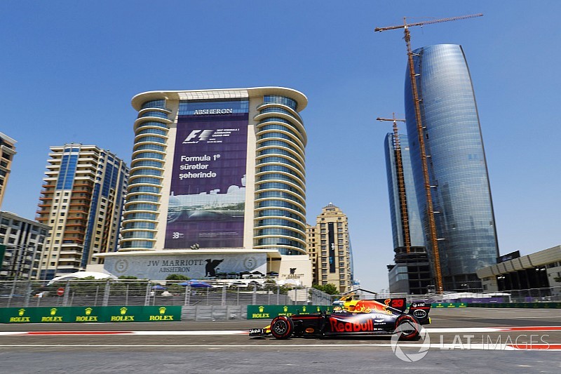 GP Azerbaijan: Duo Red Bull pimpin FP1, Verstappen tercepat