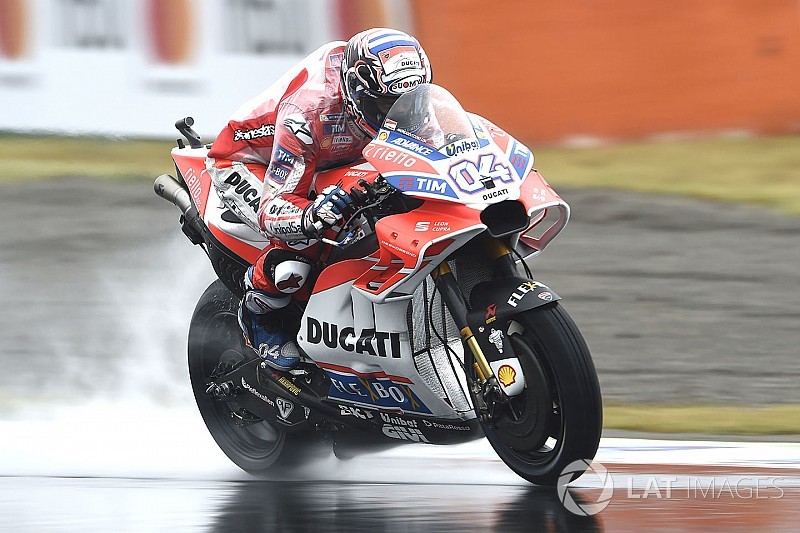 Dovizioso lidera un segundo ensayo en el que Márquez se cae (vídeo)