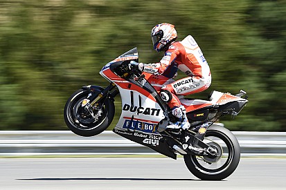Dovi nyerte az év csatáját Marquezzel szemben Pedrosa és Lorenzo előtt!