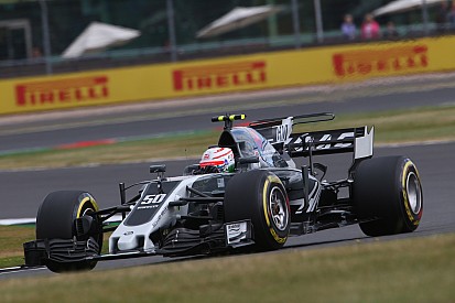 Pirelli тестували нові шини на двох трасах одночасно