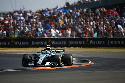 Mercedes podría dividir estrategias ante la amenaza de Ferrari