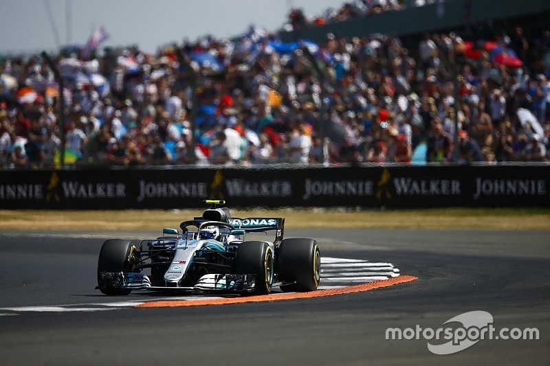 Mercedes podría dividir estrategias ante la amenaza de Ferrari