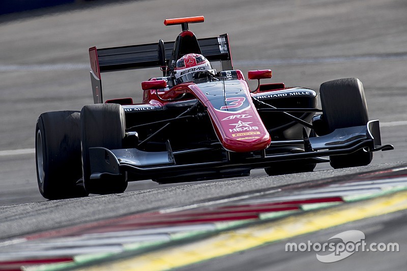 GP3 у Шпільберзі: перший поул Рассела