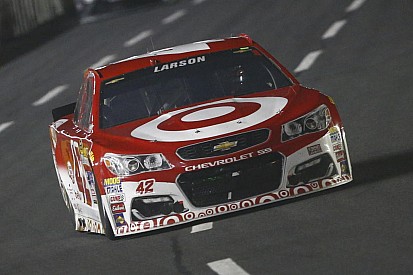 Larson comes up short: "I hate that I keep letting my team down"