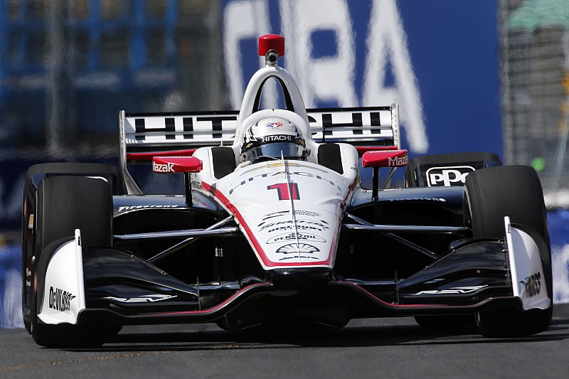 Newgarden arrebata la pole a Dixon al final en Toronto