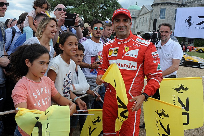 Гонщик Формули 1 Марк Жене дріфтуватиме на Ferrari по Подолу