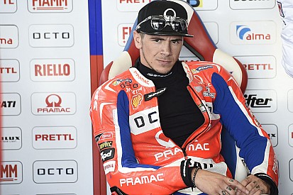 Pilotos da MotoGP protagonizam triângulo amoroso