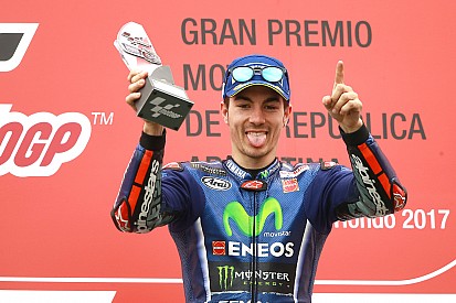 Viñales: “La diferencia con Márquez es grande, pero solo es la segunda carrera”