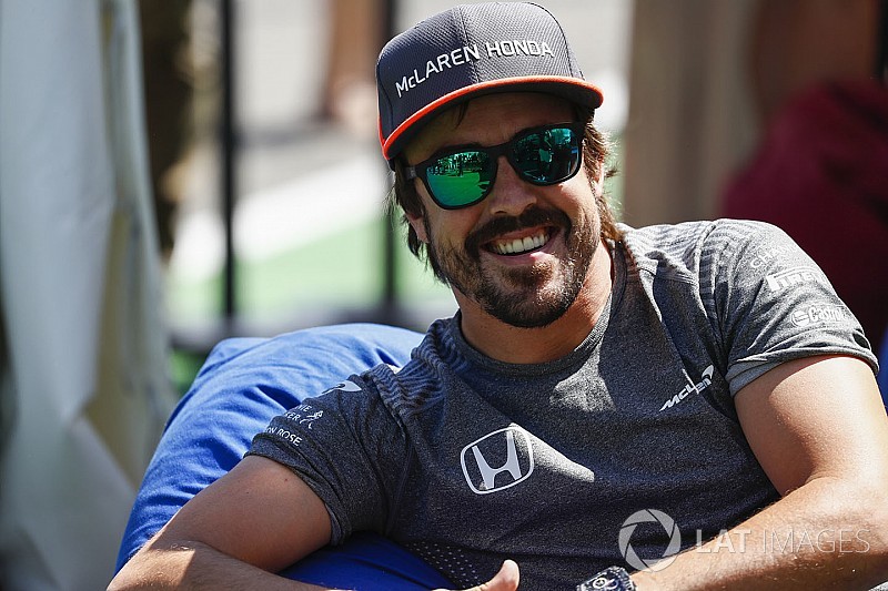 Alonso beérte Piquet-t és Fangiót