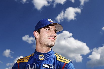 Alexander Rossi confía en que Alonso hará la transición sin problemas