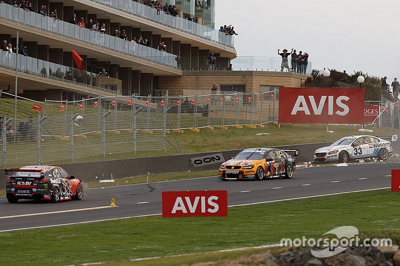 Supercars in Bathurst: Crashs, Protest und Überraschungssieger