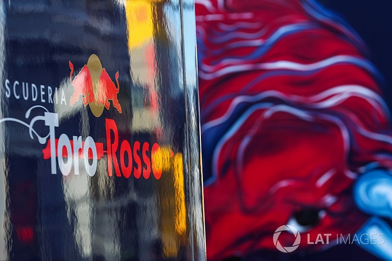 Toro Rosso покажет машину за день до начала тестов