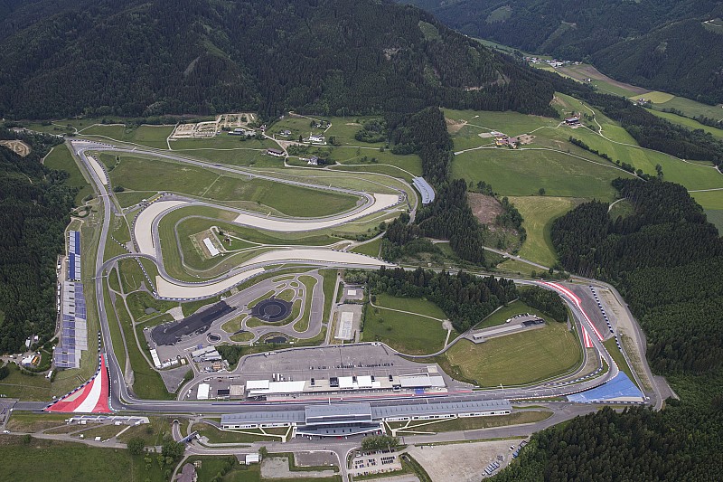 F1 Austria, la Ferrari di Vettel alza la voce nelle Libere 3 F1 Austria, la Ferrari di Vettel alza la voce nelle Libere 3