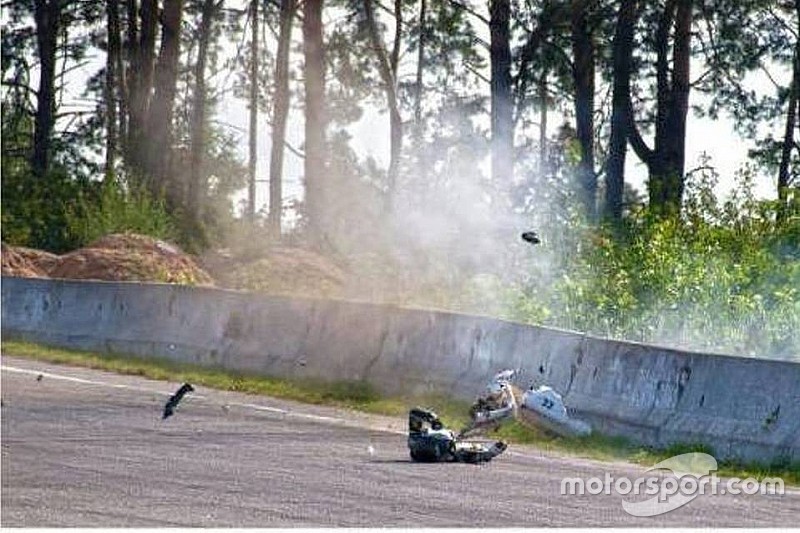 Piloto sofre forte acidente em corrida de moto na Ucrânia