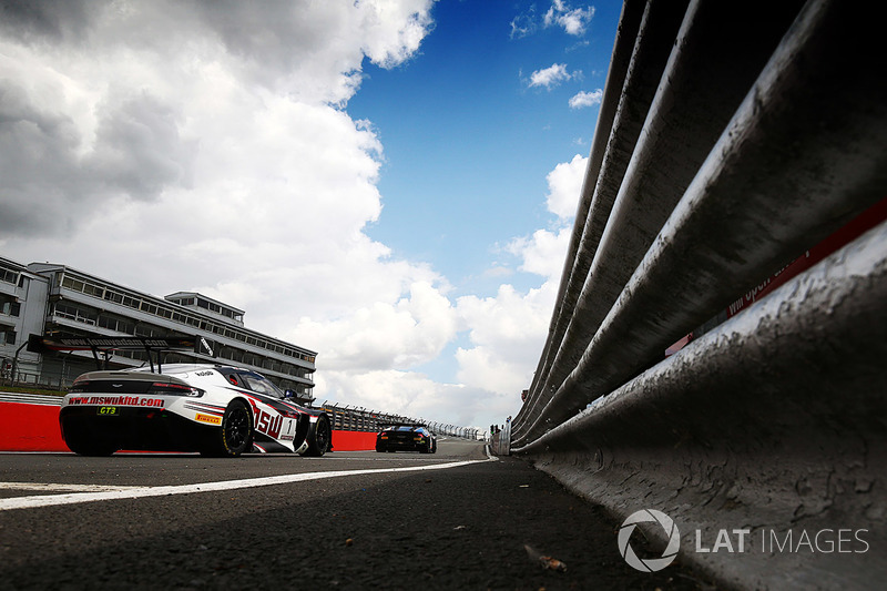 #10: TF Sport Aston Martin Vantage GT3: Derek Johnston, Jonny Adam