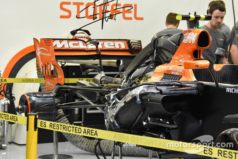 McLaren MCL32 arka detay