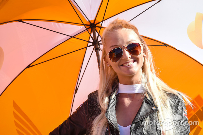 Grid girl