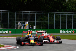 Даніель Ріккардо, Red Bull Racing RB12випереджає Себастьяна Феттеля, Ferrari SF16-H