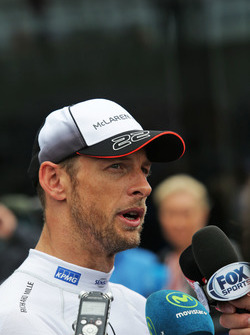 Jenson Button, McLaren met de media