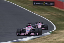 Esteban Ocon, Sahara Force India F1 VJM10, Sergio Perez, Sahara Force India F1 VJM10