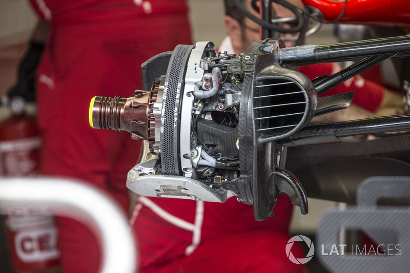 Ferrari SF70H ön fren ve tekerlek detay